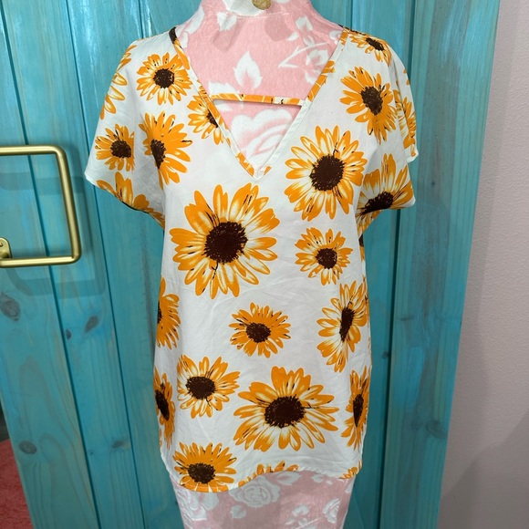 Shein Oversized Sunflower Blouse - S/M - Picture 2 of 9